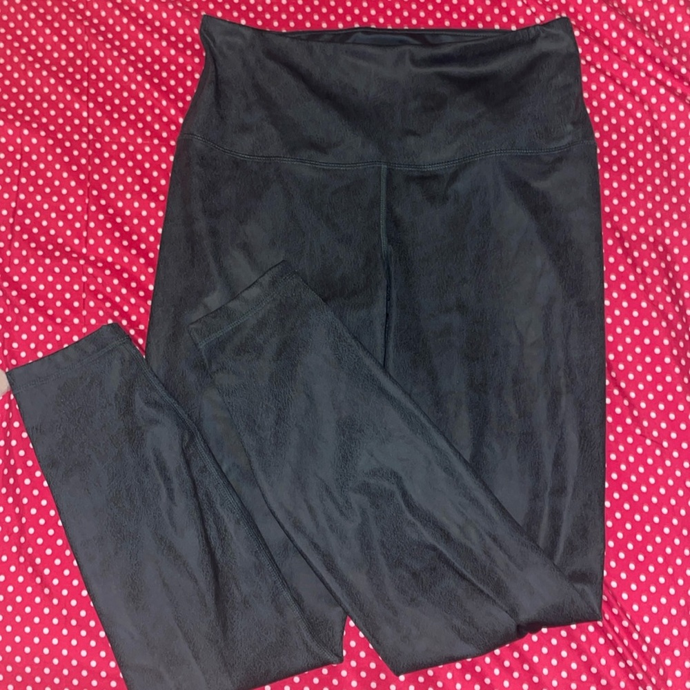 90 degreess green leather like leggings very comfortable and brand new
